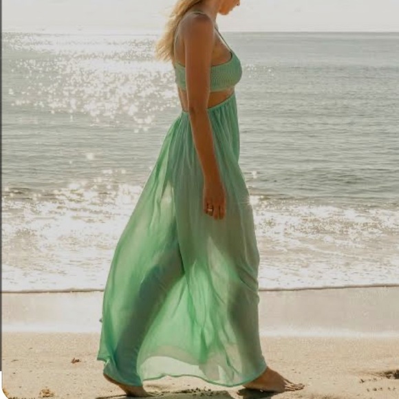 New Indah Innocence Cutaway Maxi Dress - Picture 3 of 15